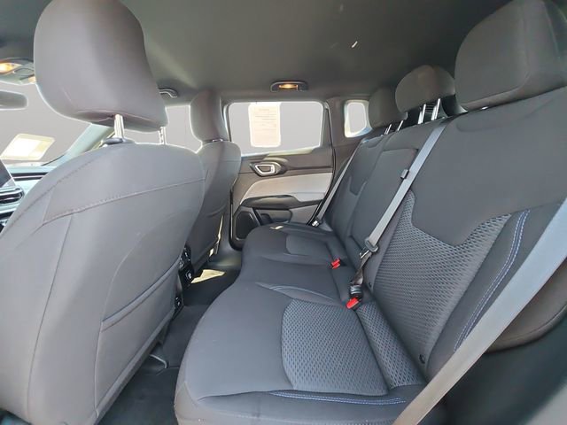 Used 2023 Jeep Compass Sport image 12