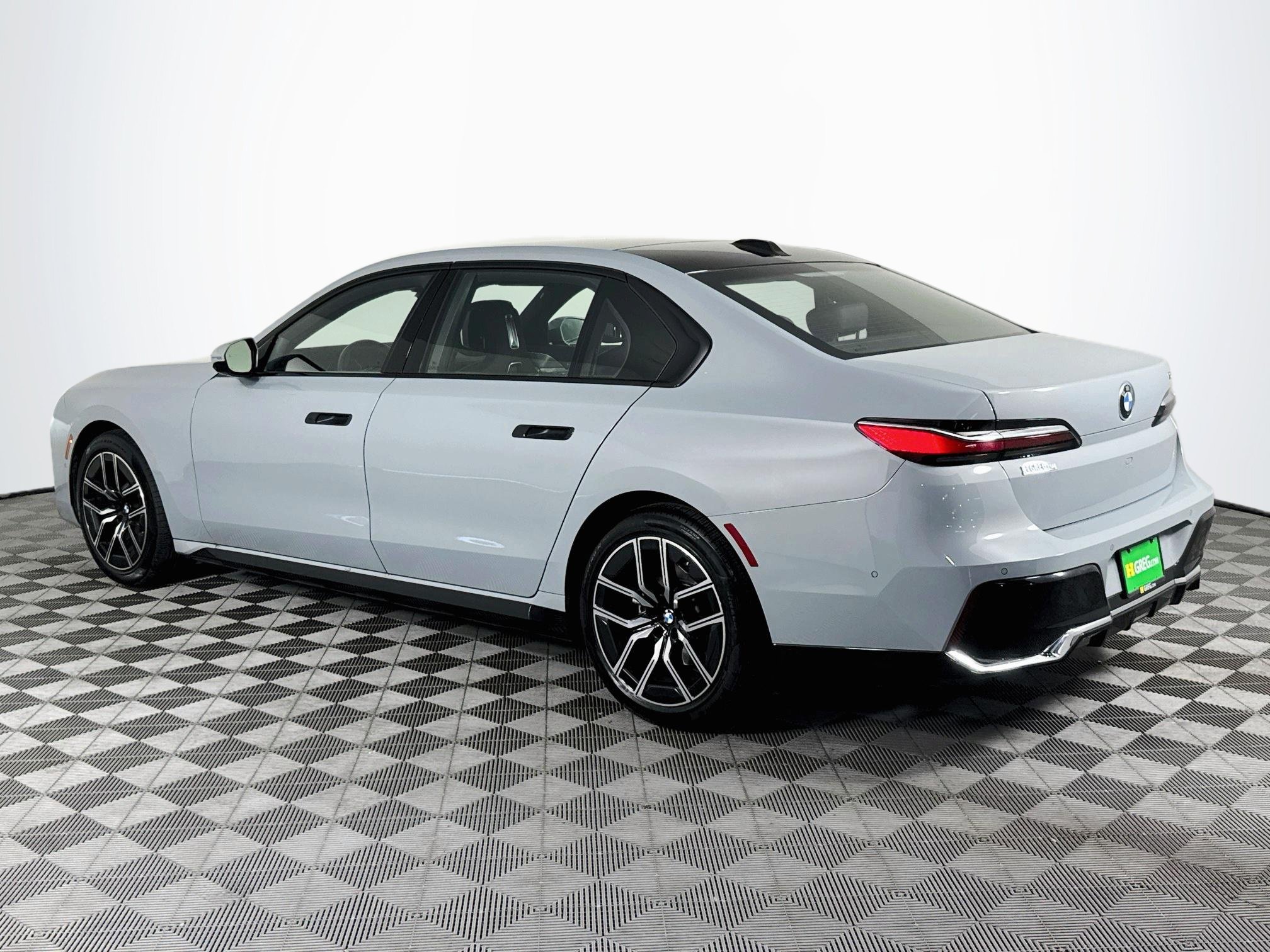 Used 2026 BMW 740i RWD image 6