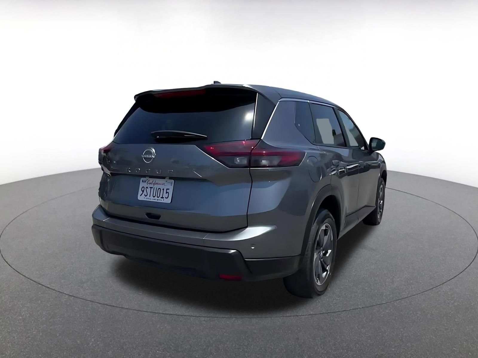 Used 2025 Nissan Rogue SV FWD image 14