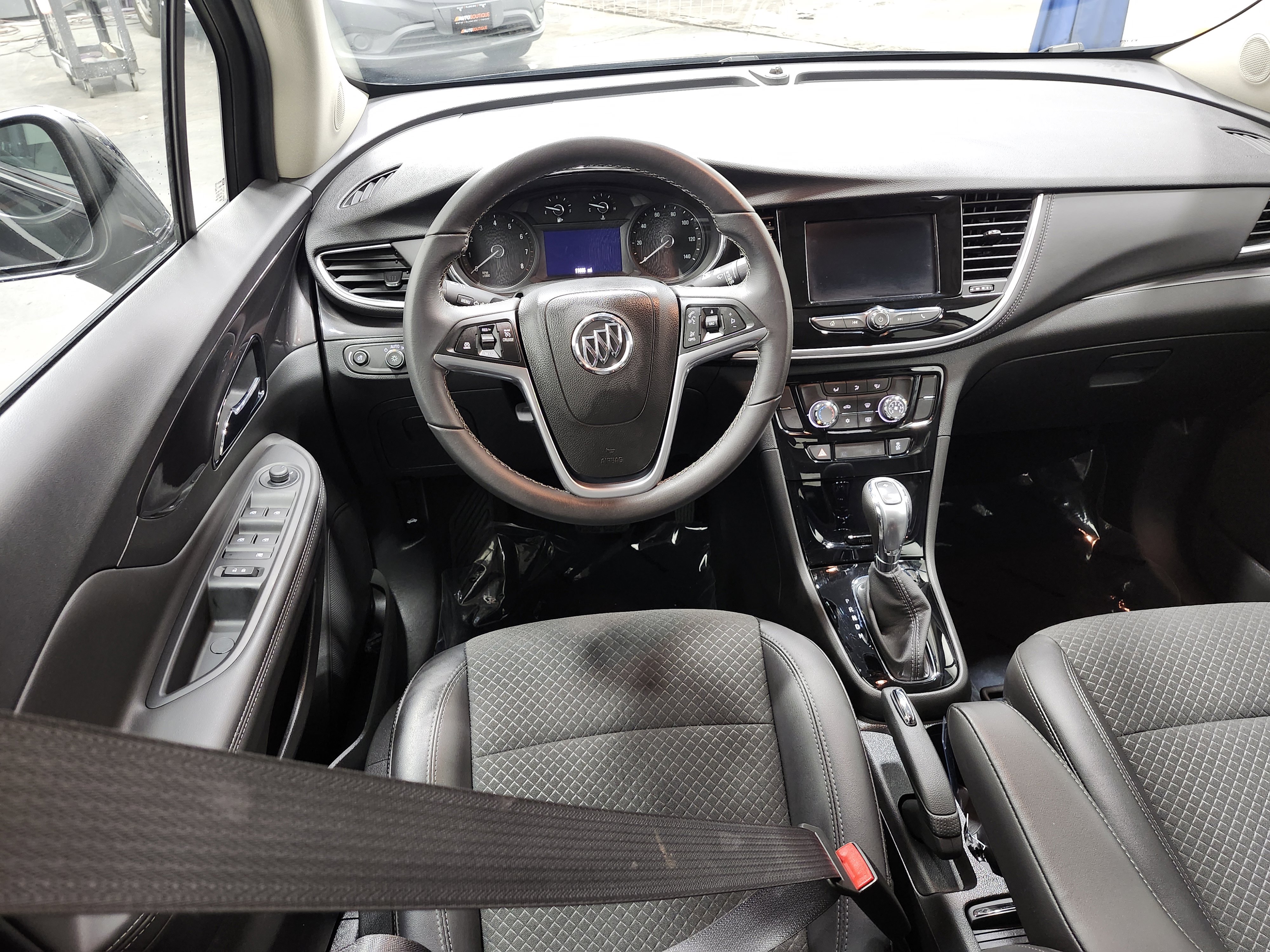 Used 2022 Buick Encore Preferred w/ Safety Package image 26