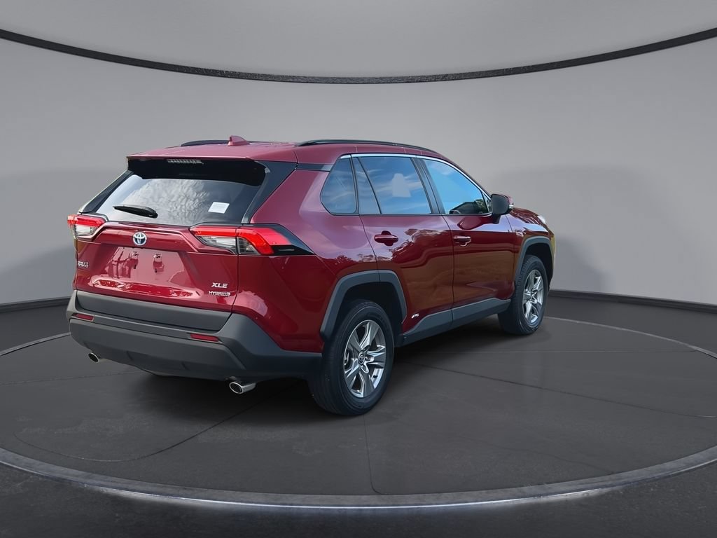 Used 2022 Toyota RAV4 XLE w/ Convenience Package AWD/4WD image 8