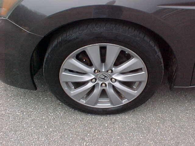 Used 2011 Honda Accord EX-L image 5