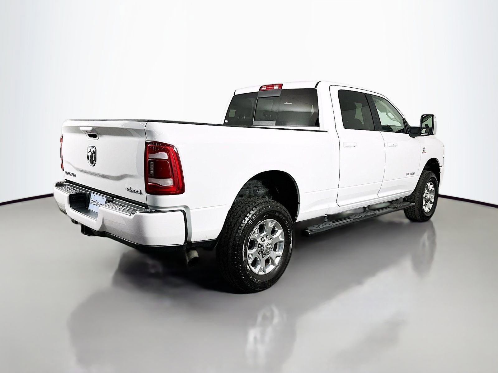 Used 2024 RAM 2500 Laramie AWD/4WD image 7
