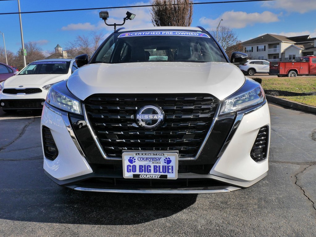 Used 2023 Nissan Kicks SR w/ SR Premium Package image 2