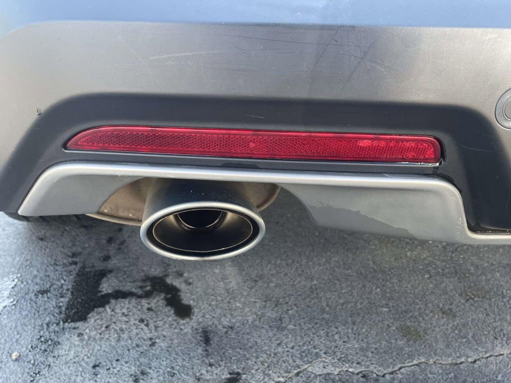 Used 2018 Ford Explorer XLT w/ Equipment Group 202A image 19