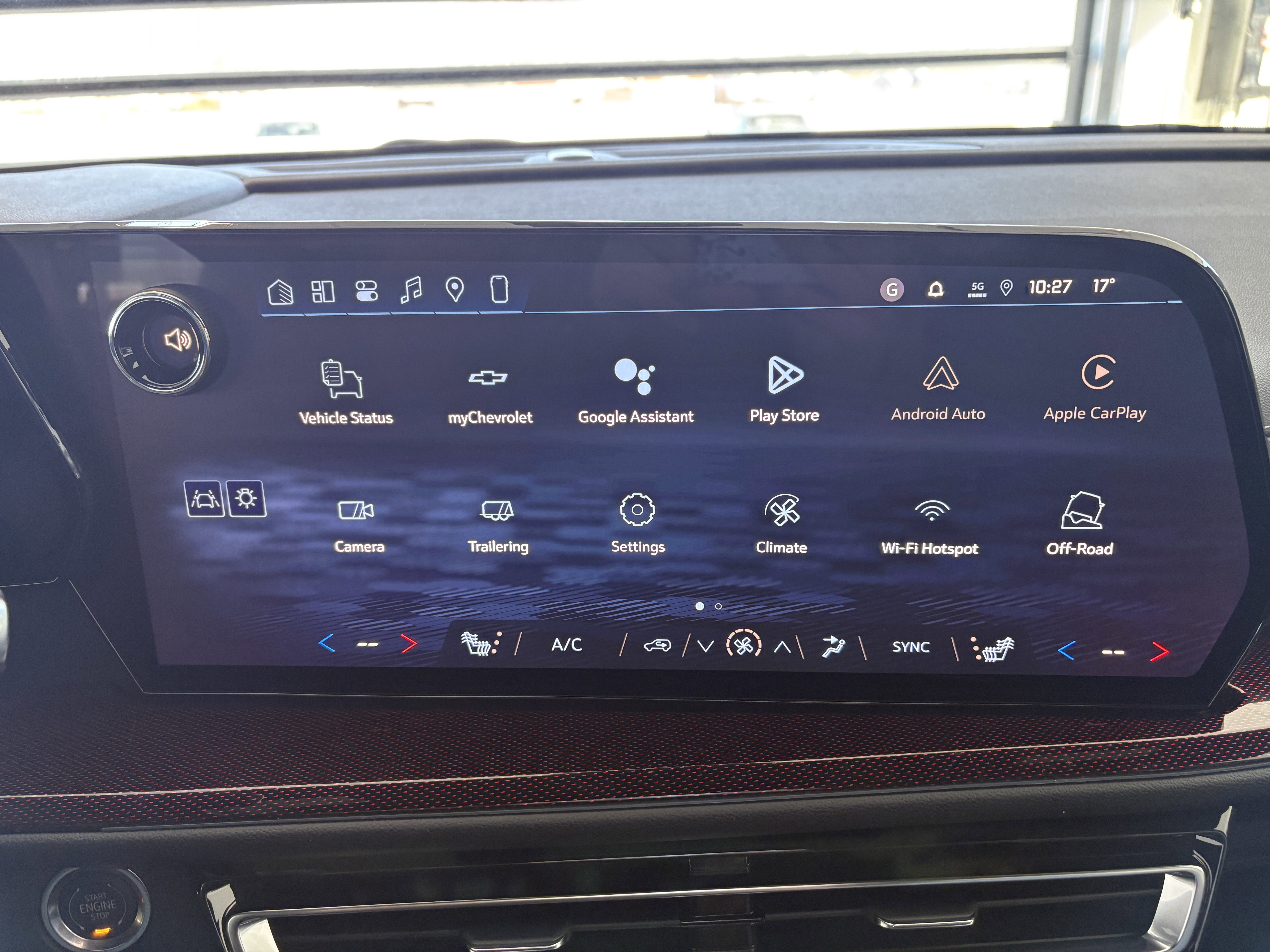 New 2026 Chevrolet Traverse Z71 w/ Driver Confidence Package image 16