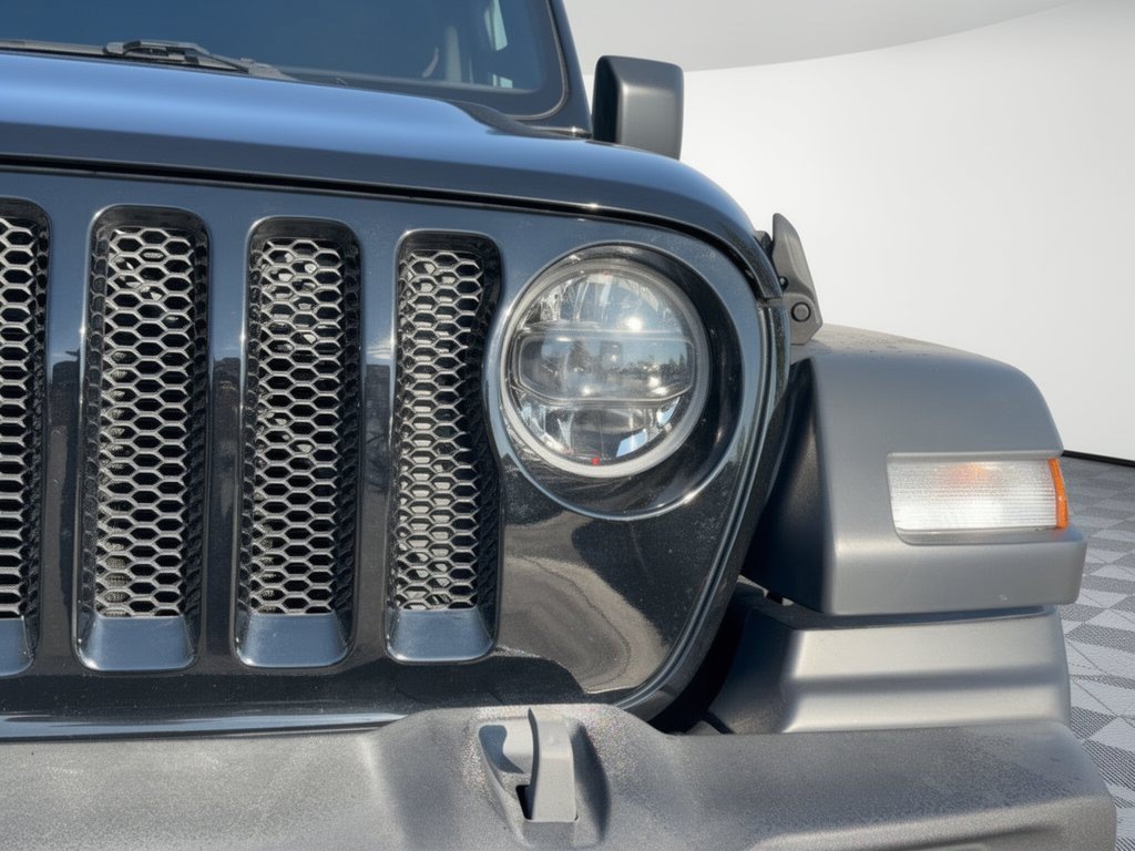 Used 2023 Jeep Wrangler Sport AWD/4WD image 12