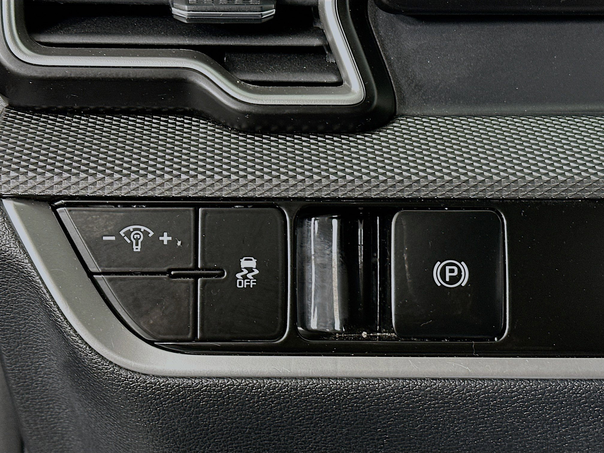 Used 2025 Kia Sportage LX image 16