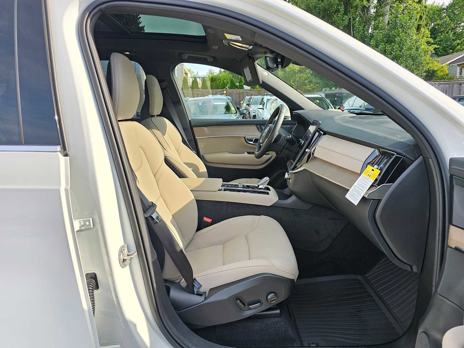 New 2026 Volvo XC90 B6 Plus w/ Protection Package Premier image 10