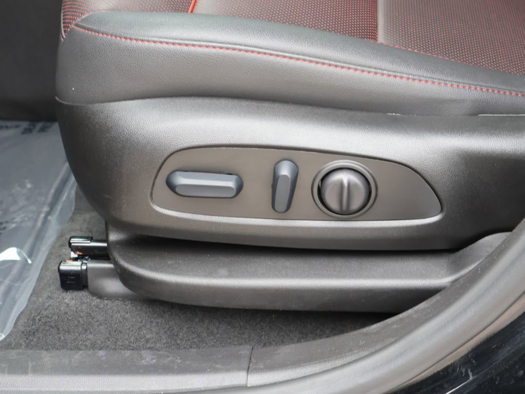 Used 2025 Chevrolet Blazer RS FWD image 24