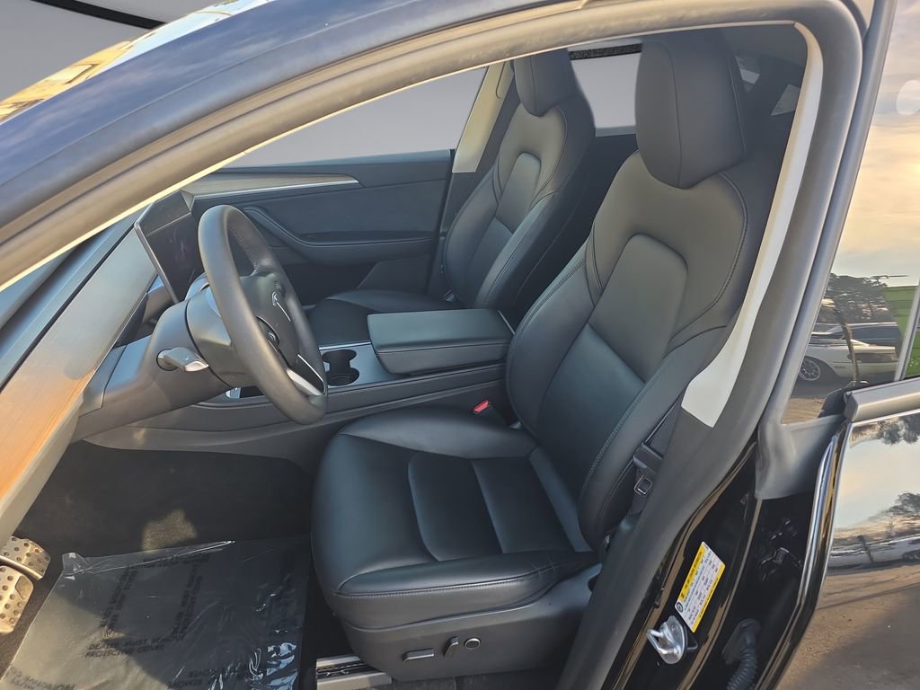 Used 2024 Tesla Model Y Long Range image 27