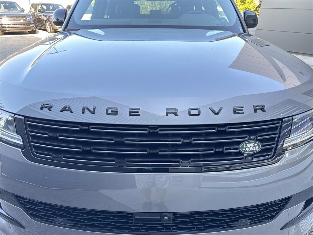 New 2025 Land Rover Range Rover Sport SE image 11