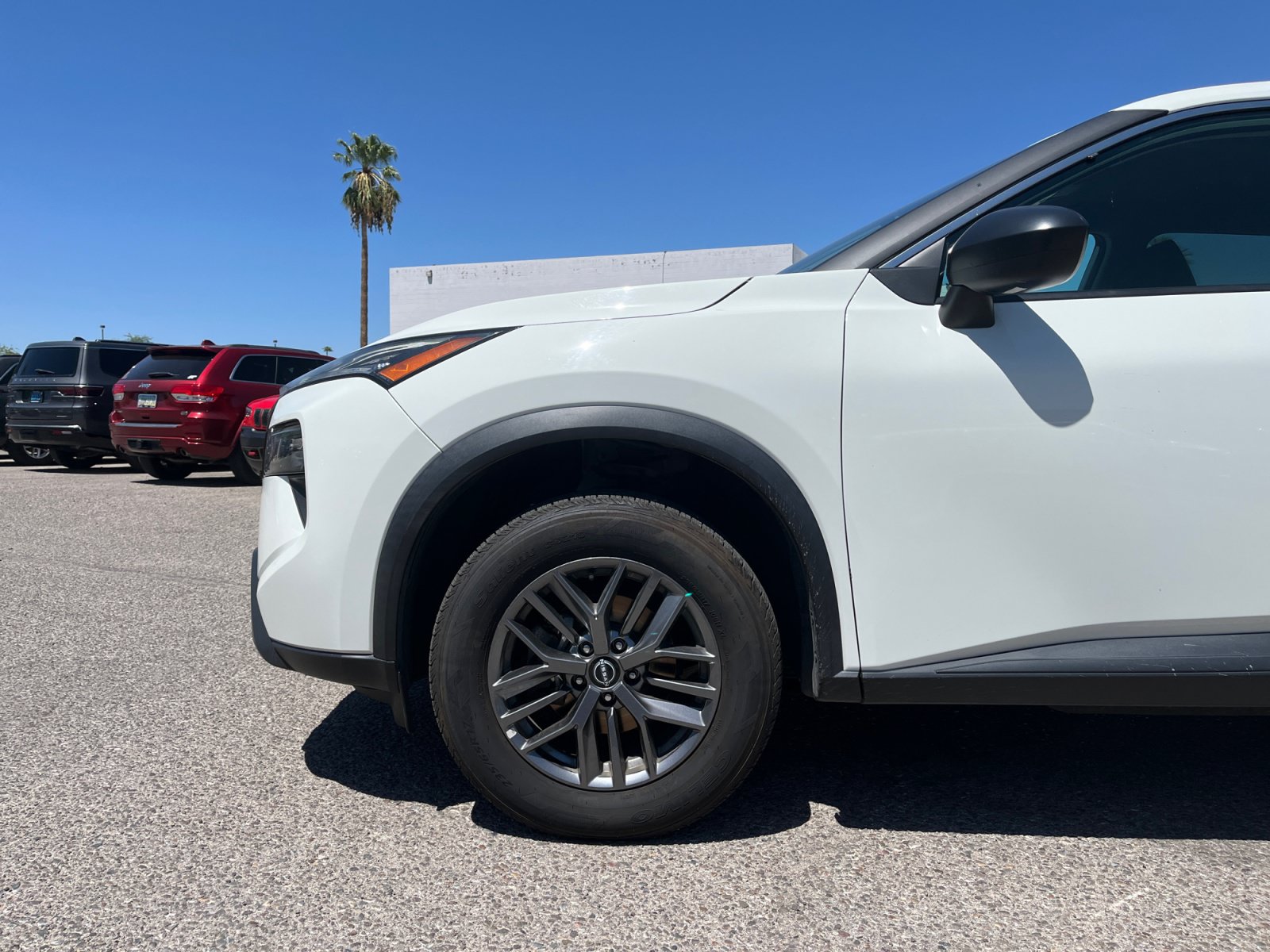 Used 2024 Nissan Rogue S AWD/4WD image 11