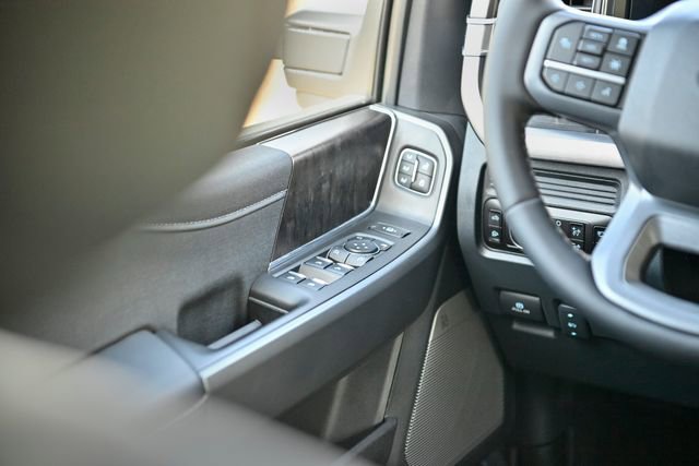 New 2026 Ford F250 Lariat w/ Black Appearance Package AWD/4WD image 18