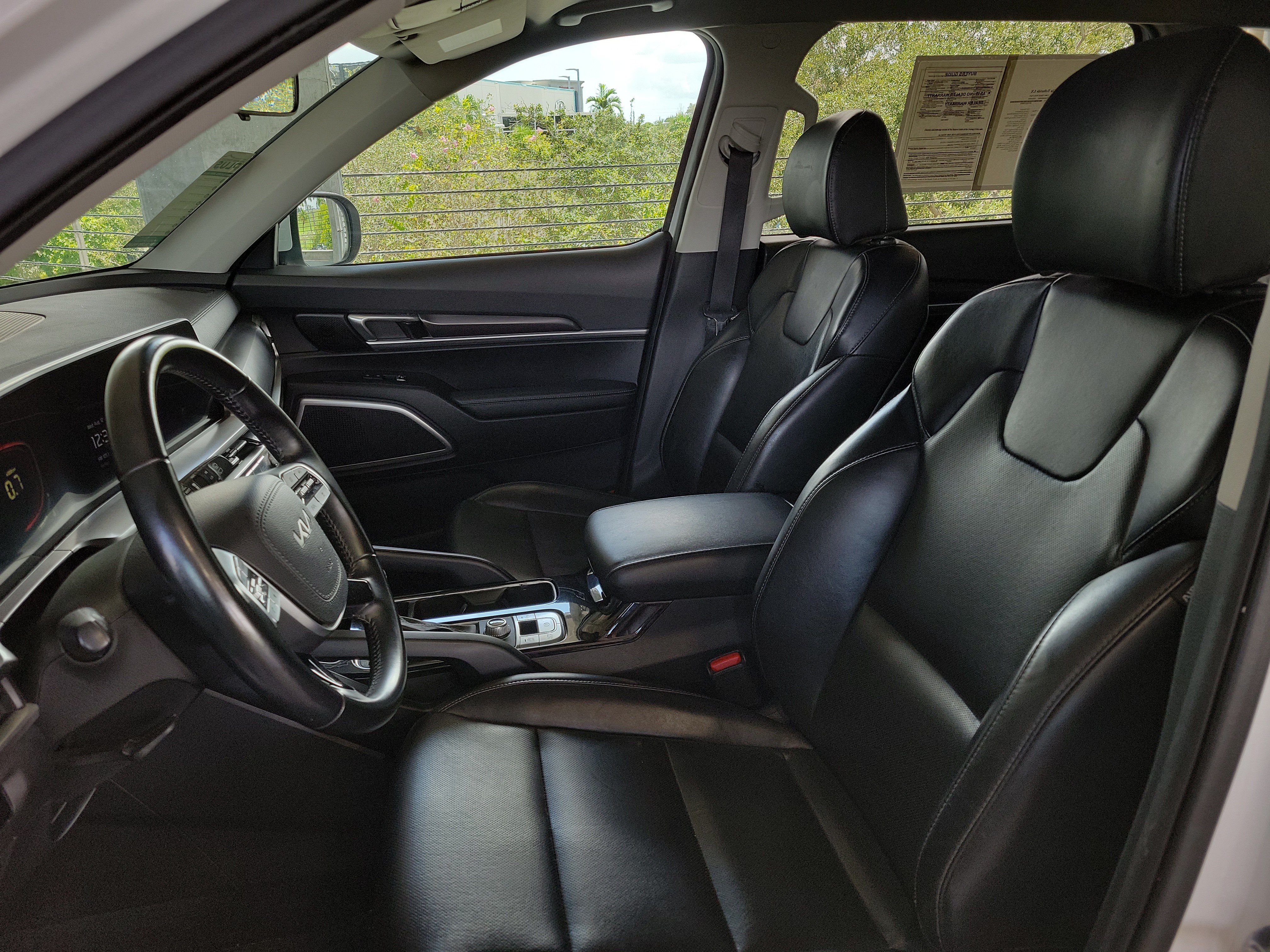 Used 2023 Kia Telluride LX AWD/4WD image 16