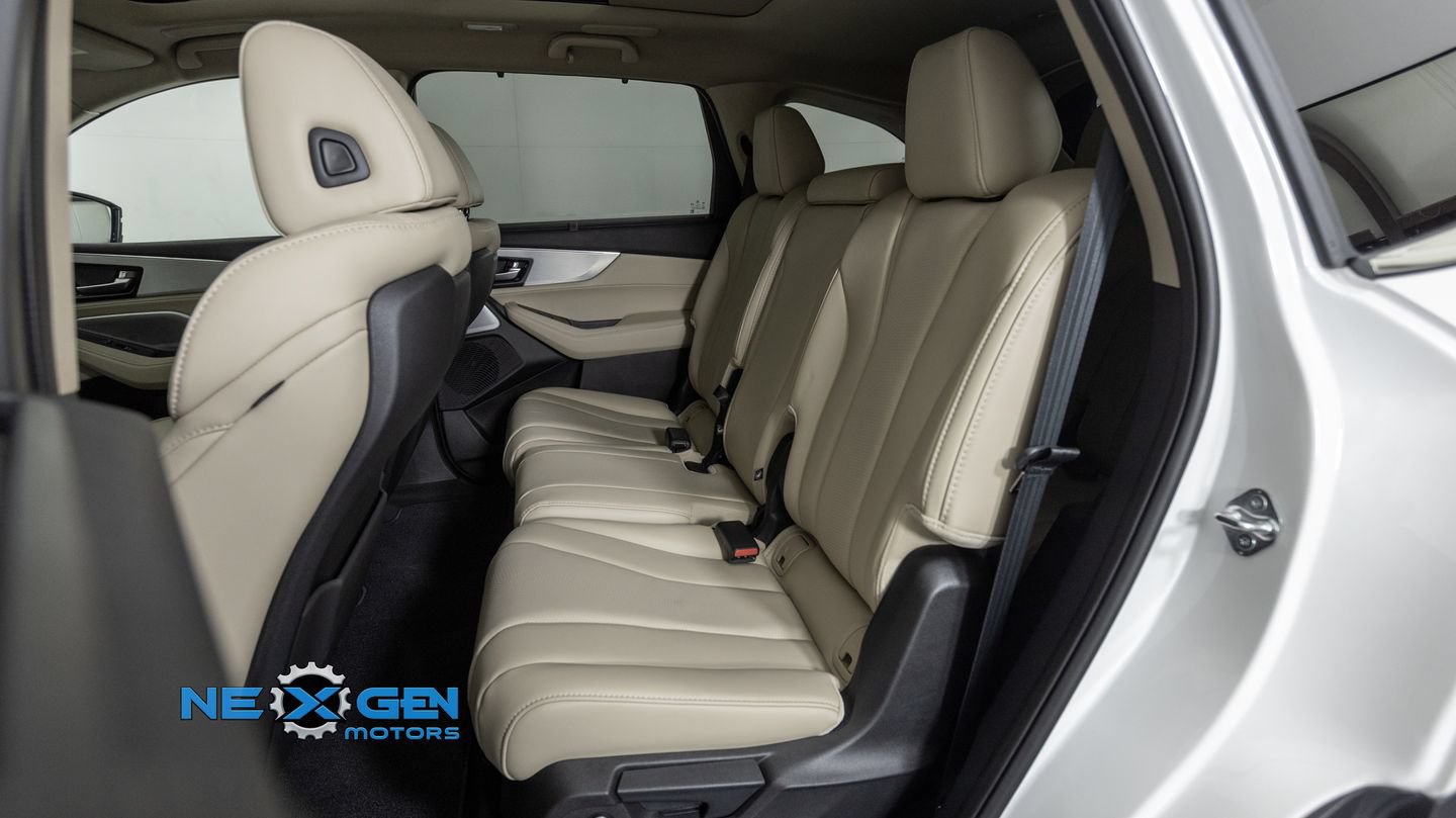 Used 2025 Acura MDX SH-AWD w/ Technology Package image 32