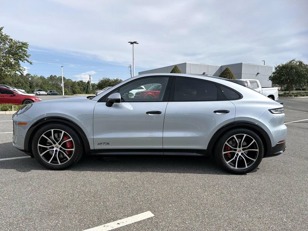 Used 2025 Porsche Cayenne GTS AWD/4WD image 2