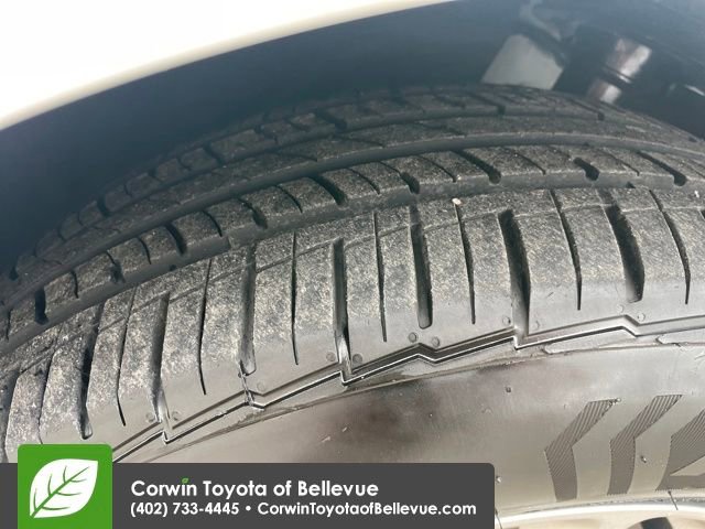 Used 2024 Chrysler Pacifica Touring-L image 26