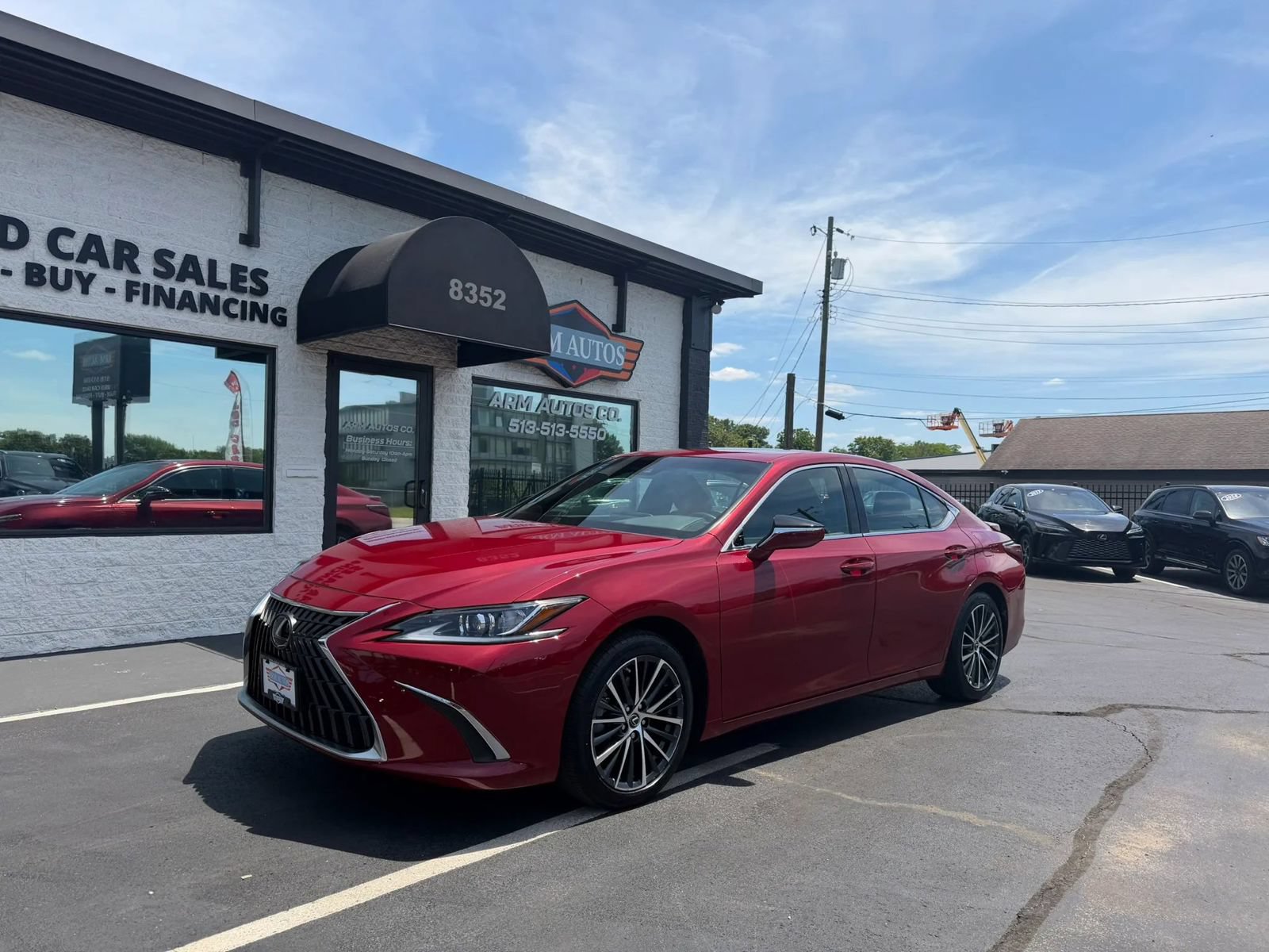 Used 2023 Lexus ES 350 w/ Premium Package FWD image 2