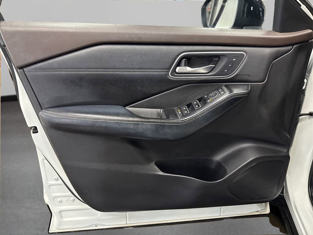 Used 2021 Nissan Rogue SL w/ Premium Package image 22