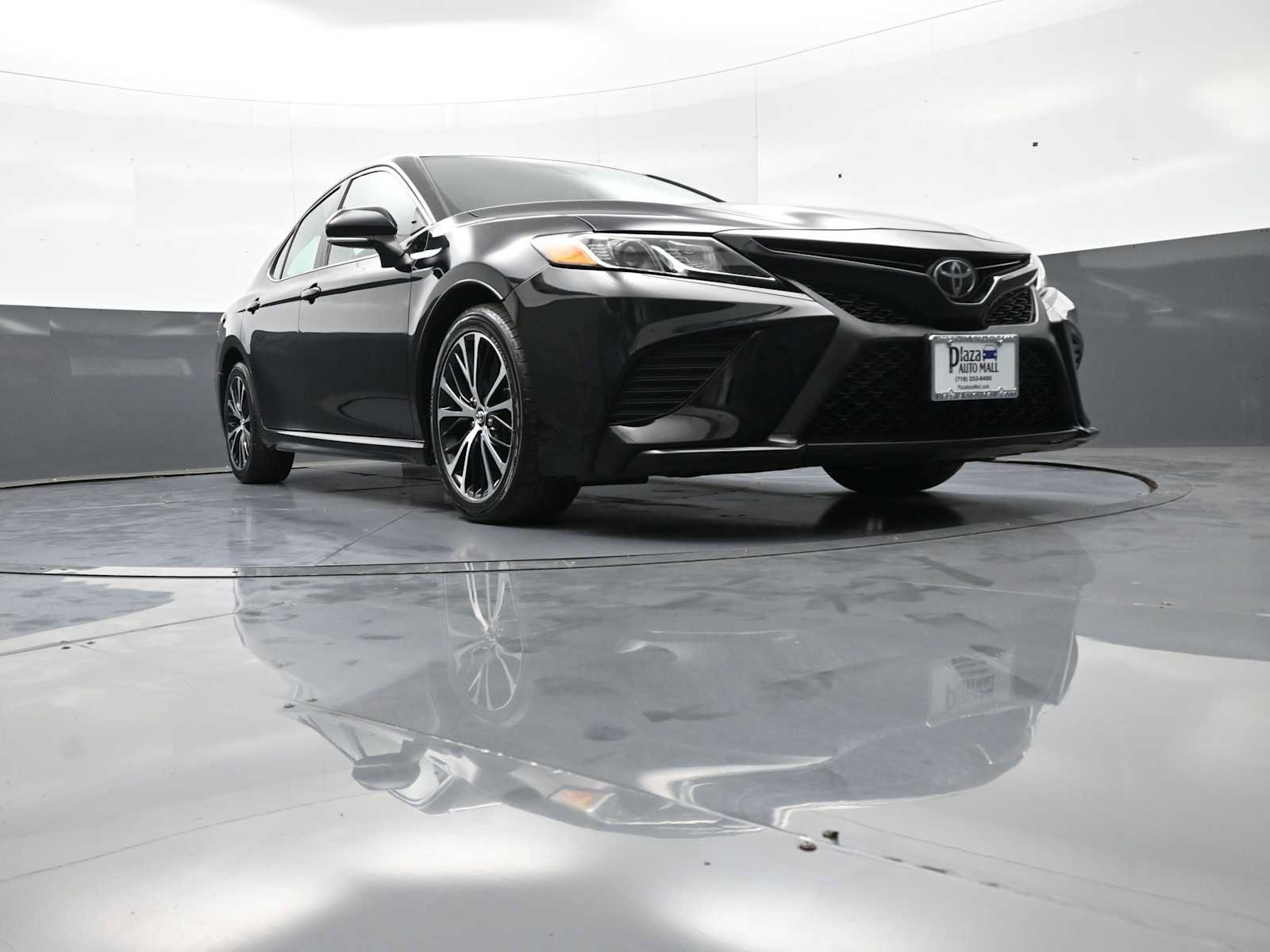 Certified 2019 Toyota Camry SE w/ Convenience Package FWD image 27