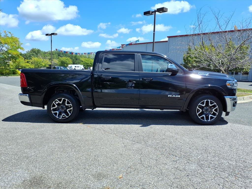 Used 2025 RAM 1500 Laramie AWD/4WD image 3