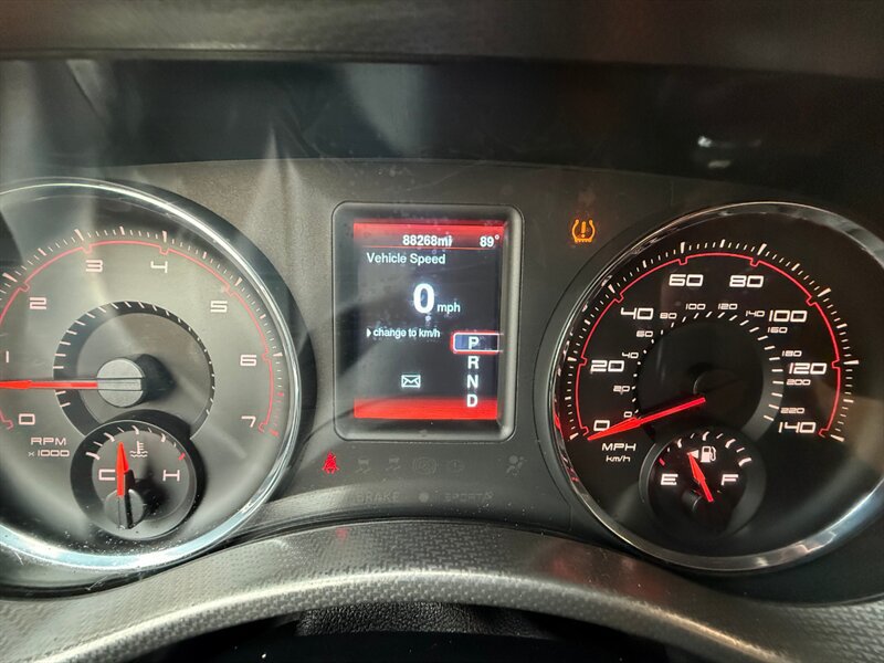 Used 2014 Dodge Charger SE RWD image 18