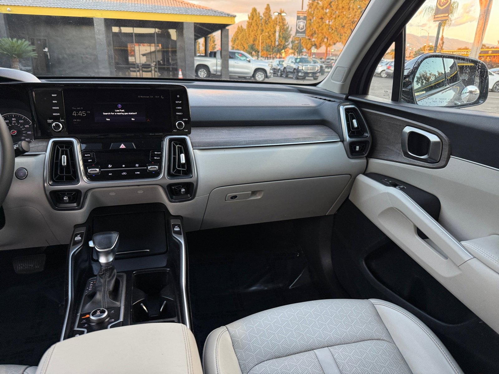 Used 2023 Kia Sorento S w/ Panoramic Sunroof Package image 25