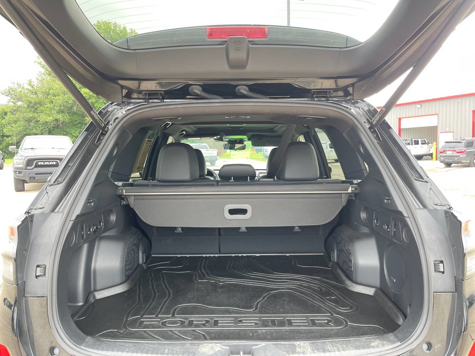 Used 2025 Subaru Forester Touring AWD/4WD image 17