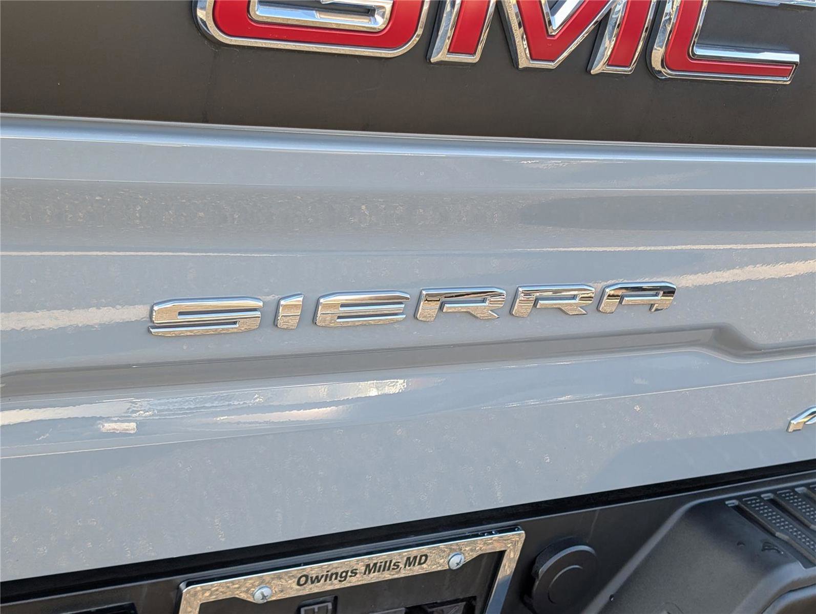 Used 2024 GMC Sierra 1500 AT4X w/ AT4X AEV Edition image 9