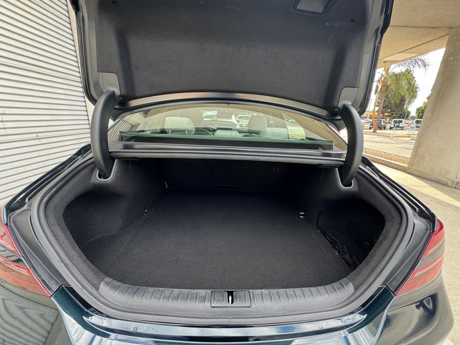 Used 2025 Genesis G70 2.5T image 31