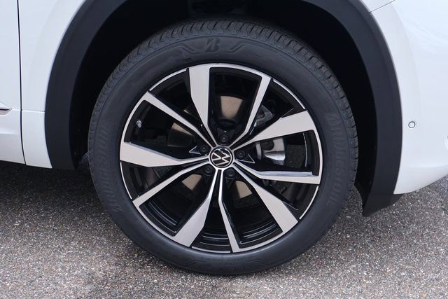 New 2026 Volkswagen Atlas SEL Premium R-Line image 9