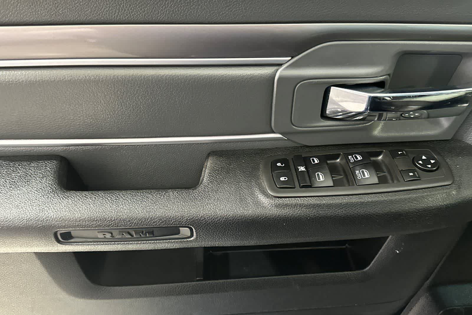 Used 2021 RAM 1500 Classic SLT AWD/4WD image 13