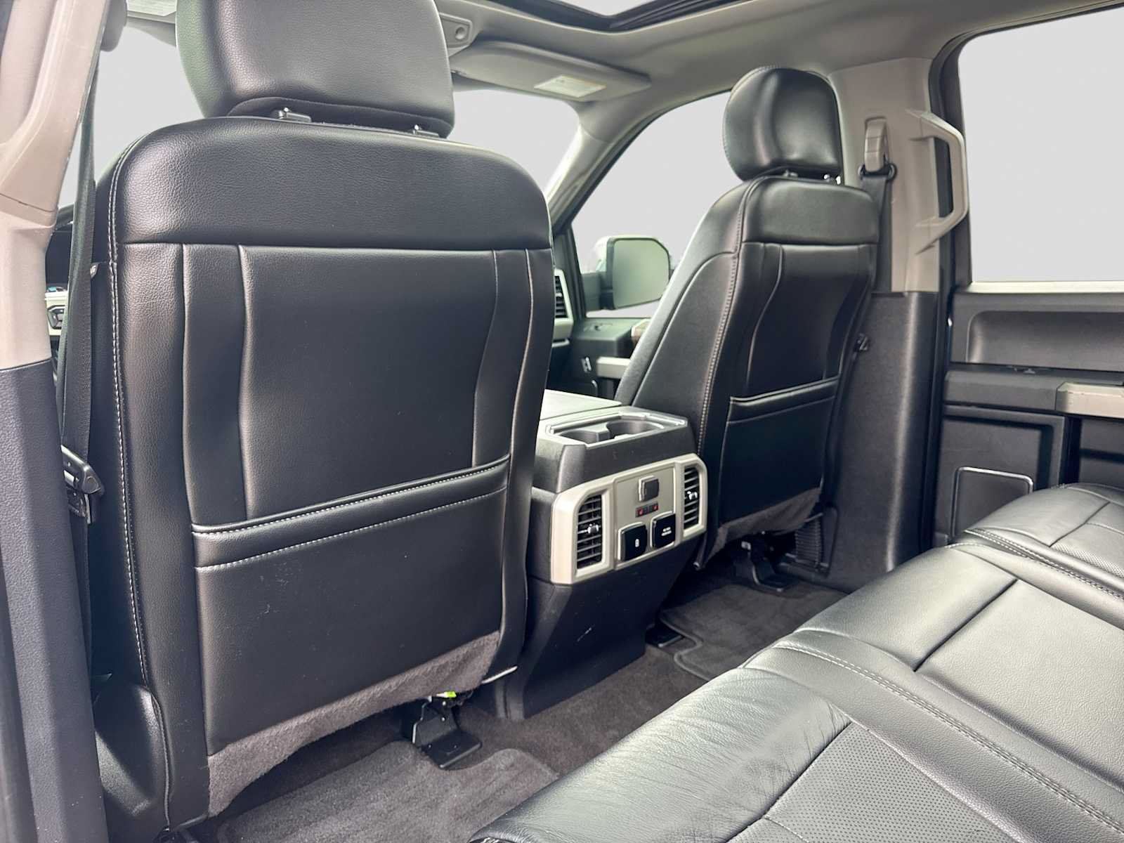 Used 2020 Ford F150 Lariat w/ Equipment Group 502A Luxury AWD/4WD image 17