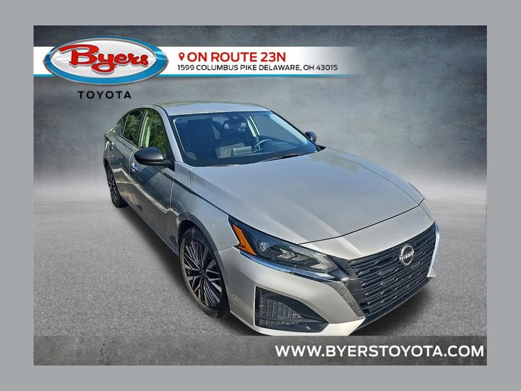 Used 2025 Nissan Altima 2.5 SV FWD image 1