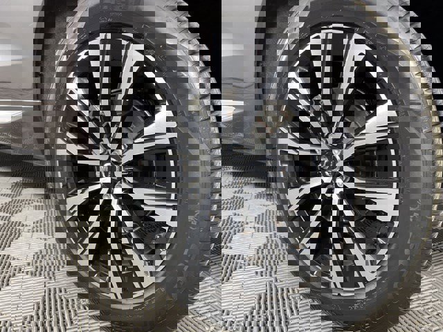 Used 2023 Volvo XC60 B5 Plus w/ Protection Package Premier FWD image 10