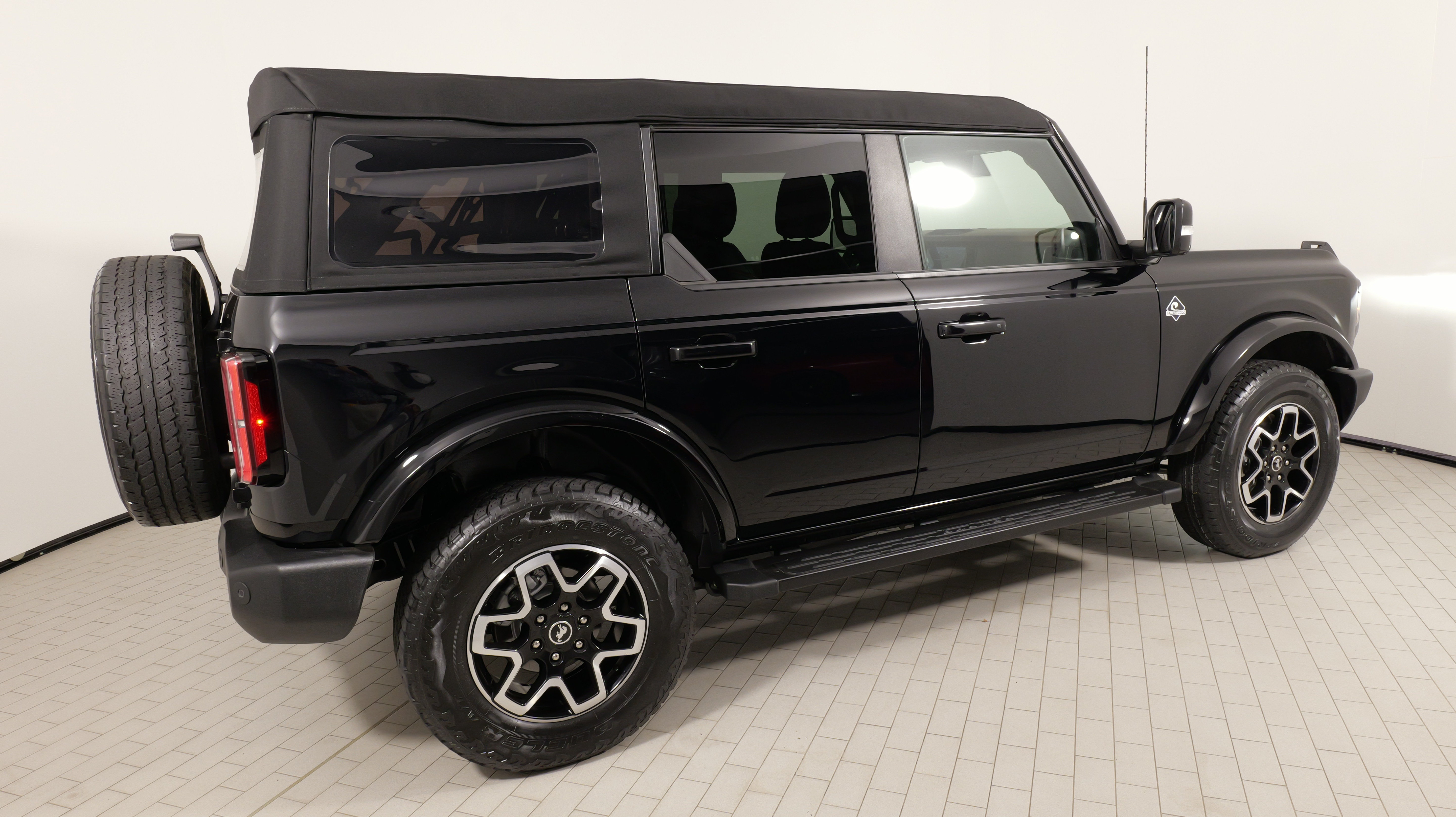 Used 2024 Ford Bronco Outer Banks AWD/4WD image 10