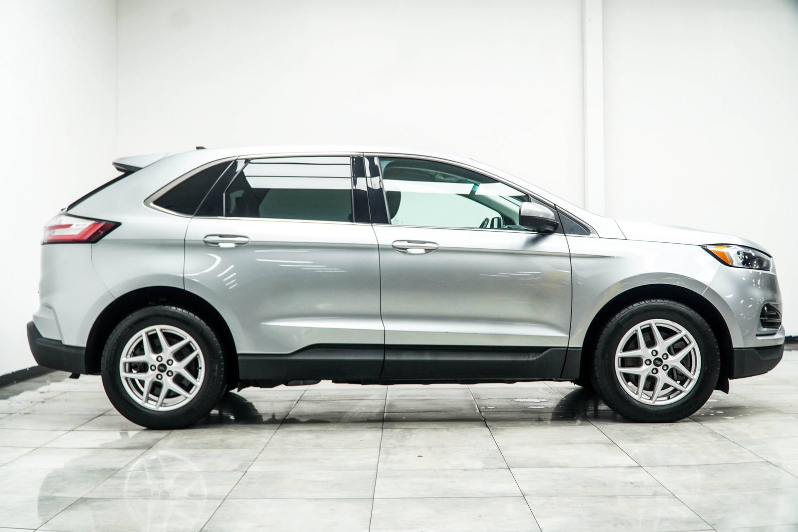 Used 2023 Ford Edge SEL AWD/4WD image 7