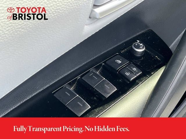 Used 2021 Toyota Corolla SE FWD image 26