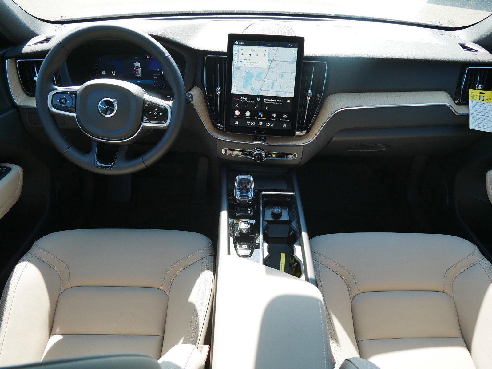 New 2026 Volvo XC60 B5 Plus w/ Climate Package AWD/4WD image 7