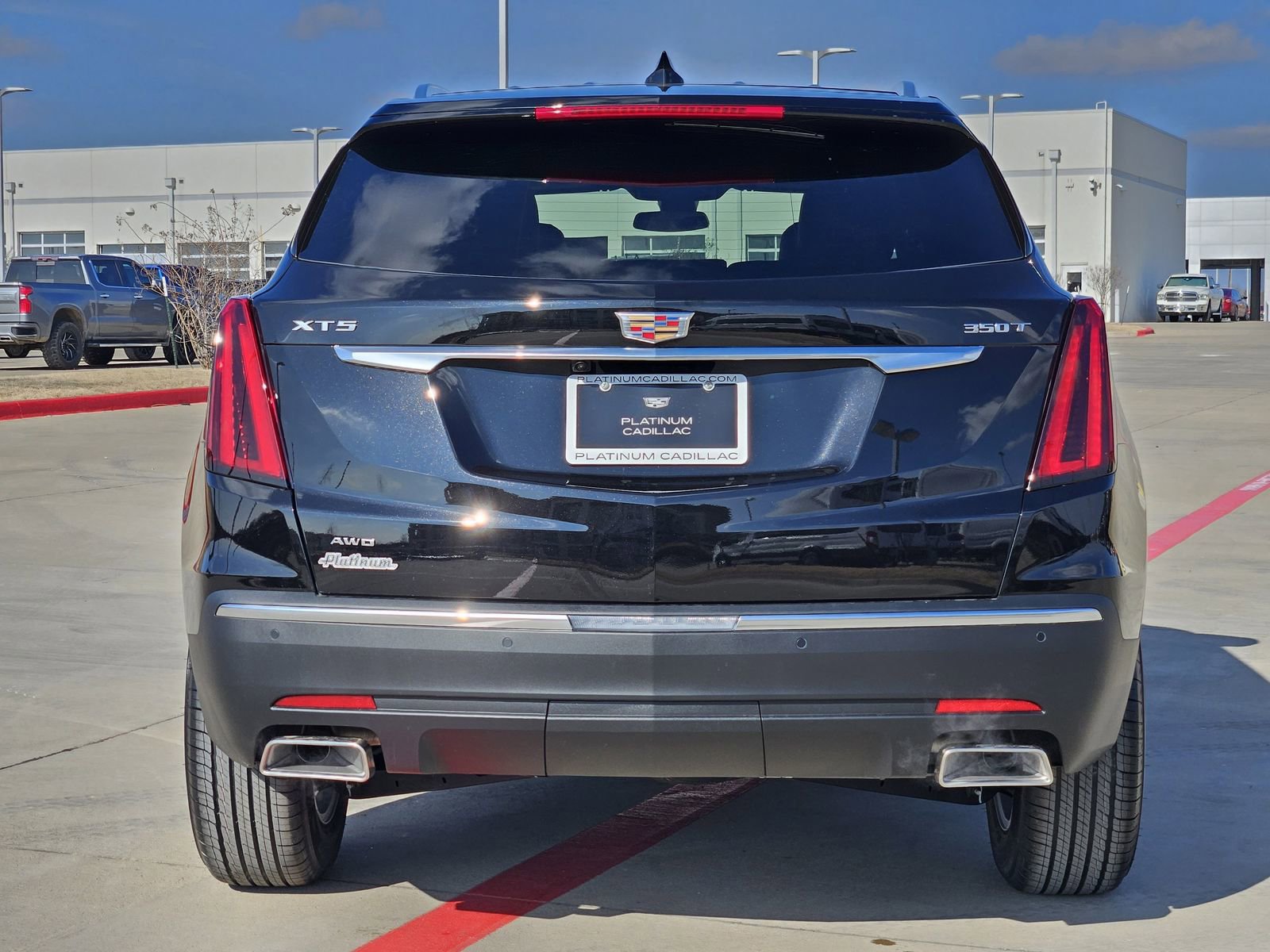 New 2026 Cadillac XT5 Luxury image 8