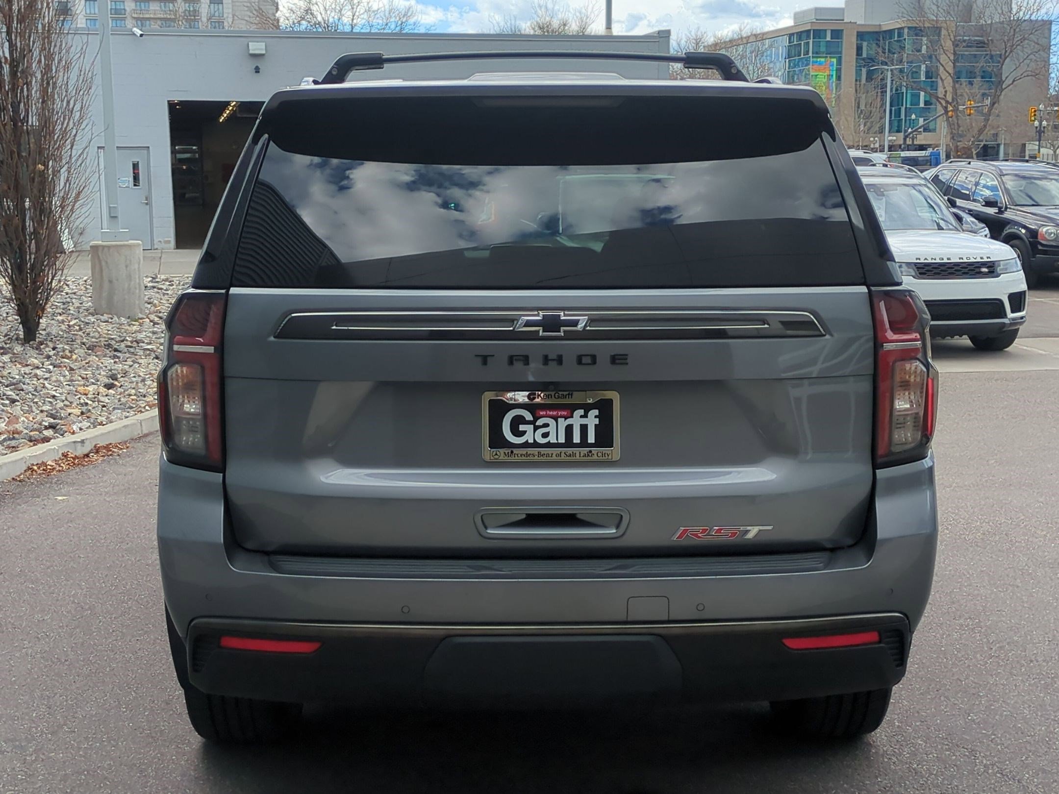 Used 2021 Chevrolet Tahoe RST w/ Luxury Package AWD/4WD image 4