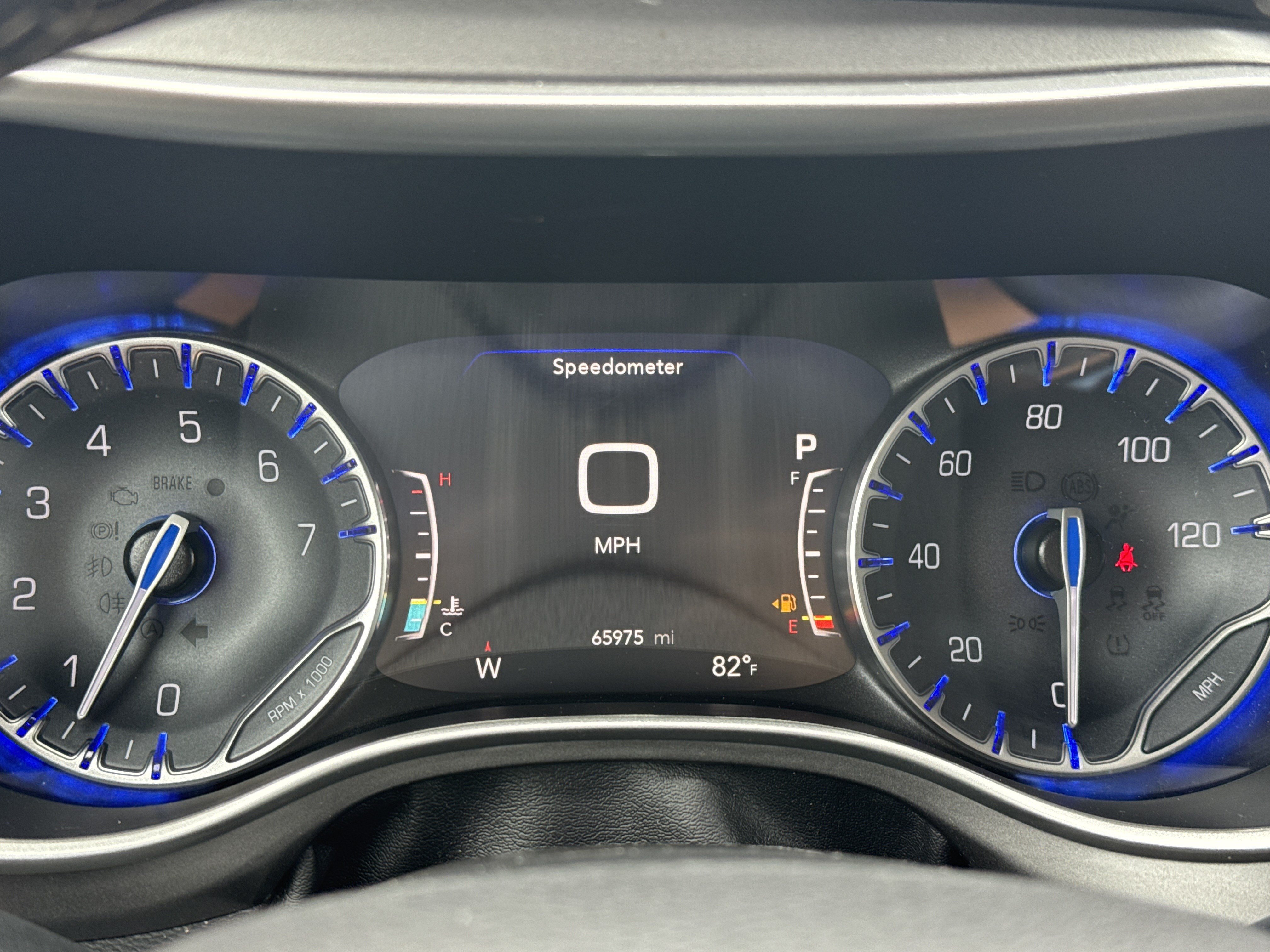 Used 2023 Chrysler Pacifica Touring-L FWD image 18