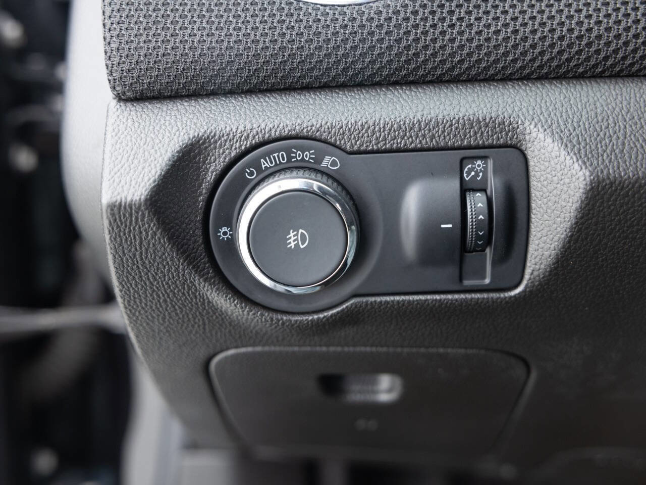 Used 2012 Chevrolet Cruze LTZ image 35