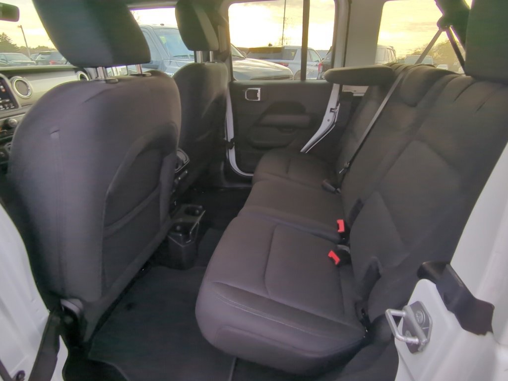 Used 2019 Jeep Wrangler Unlimited Sahara image 13