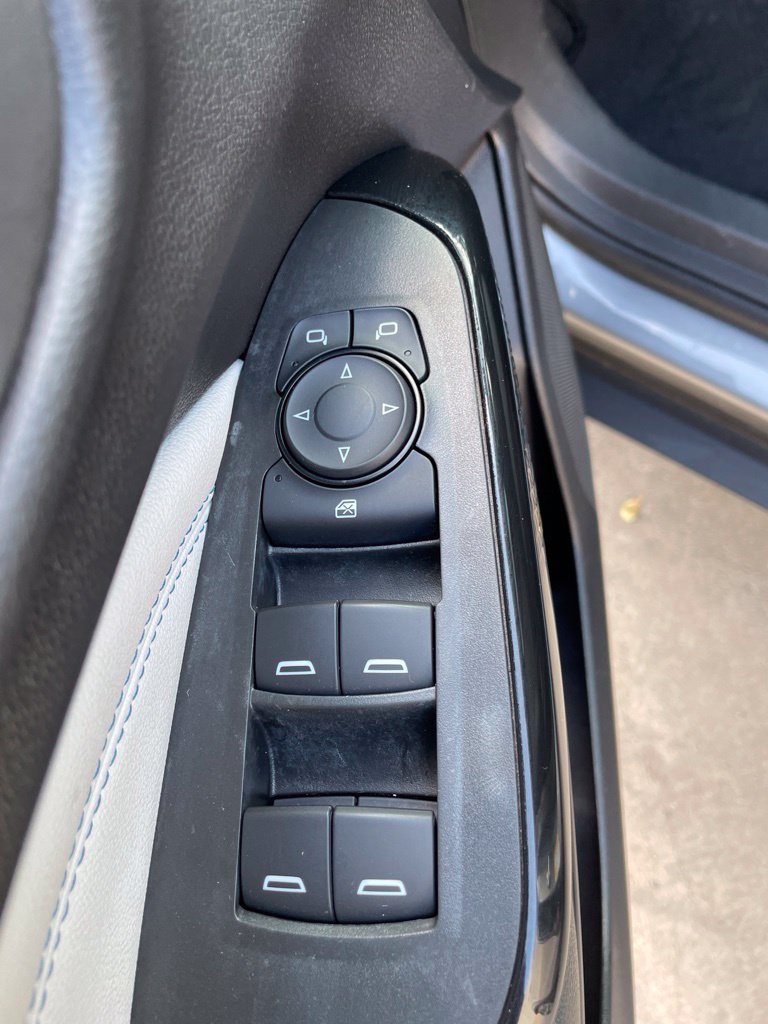 Used 2025 Chevrolet Trax LT FWD image 16