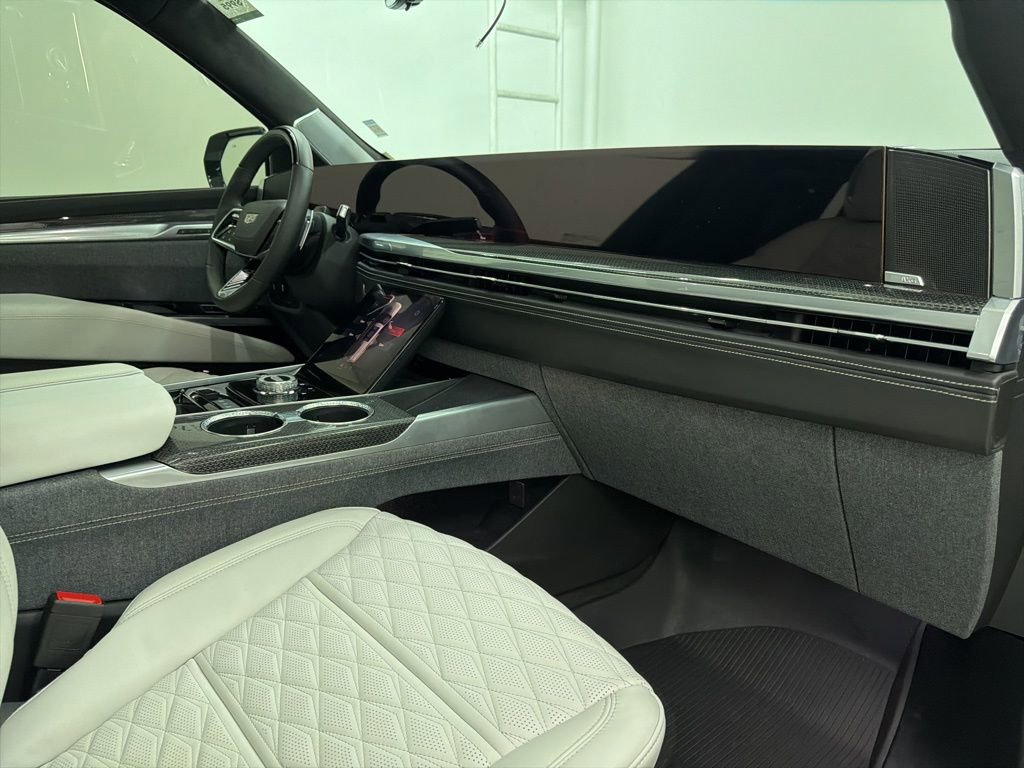 Used 2025 Cadillac Escalade V w/ LPO, Floor Liner Package AWD/4WD image 31