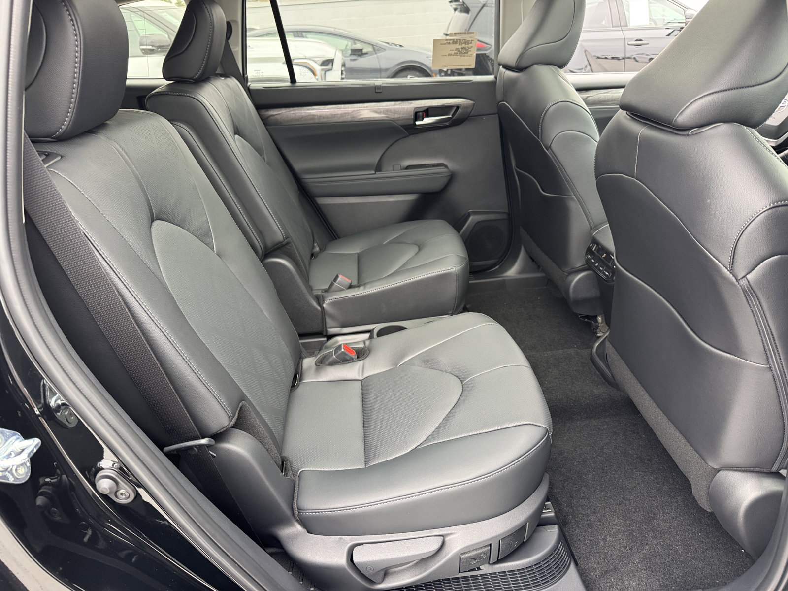 New 2026 Toyota Highlander Platinum AWD/4WD image 5