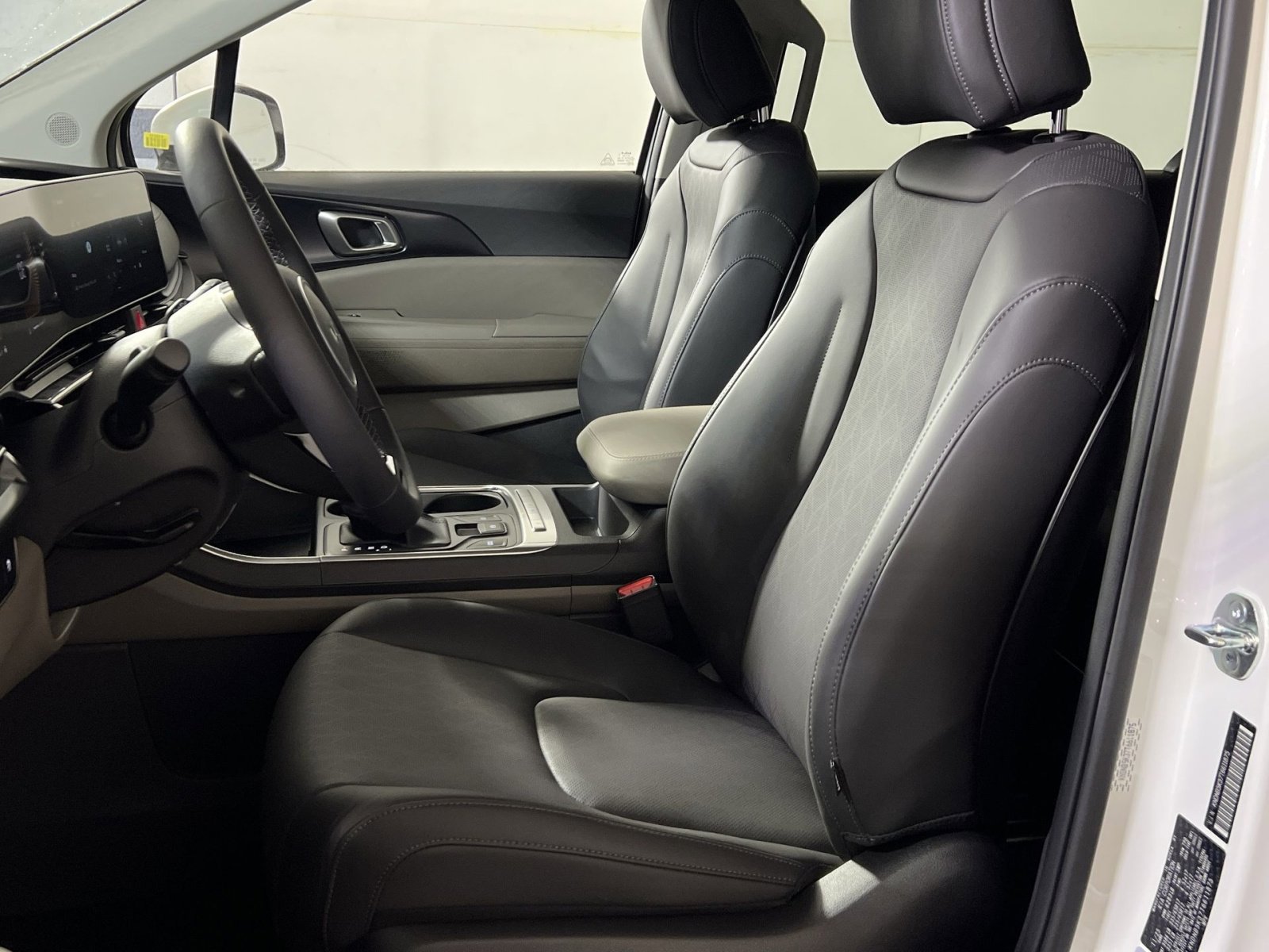 New 2026 Kia Carnival LXS image 11