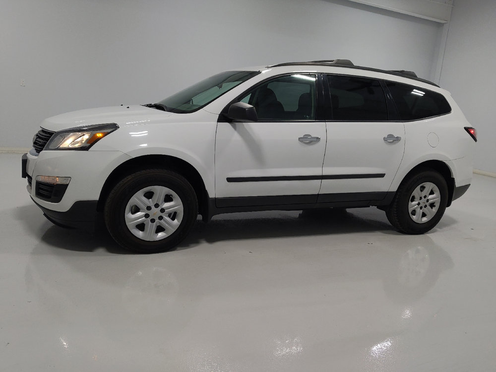 Used 2017 Chevrolet Traverse LS image 2